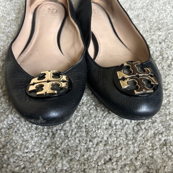 TORY BURCH Signature Logo Black Leather Ballet Flats, Slipon women’s travel shoe - Picture 5 of 7